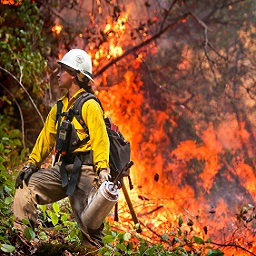 Photo: Jess Holland, a member of the Redmond Interagency Hotshots crew