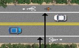 Dos direcciones de circulación. Cuatro carriles. En los extremos, hay carriles de bicicleta. Los autos circulan al lado a las bi