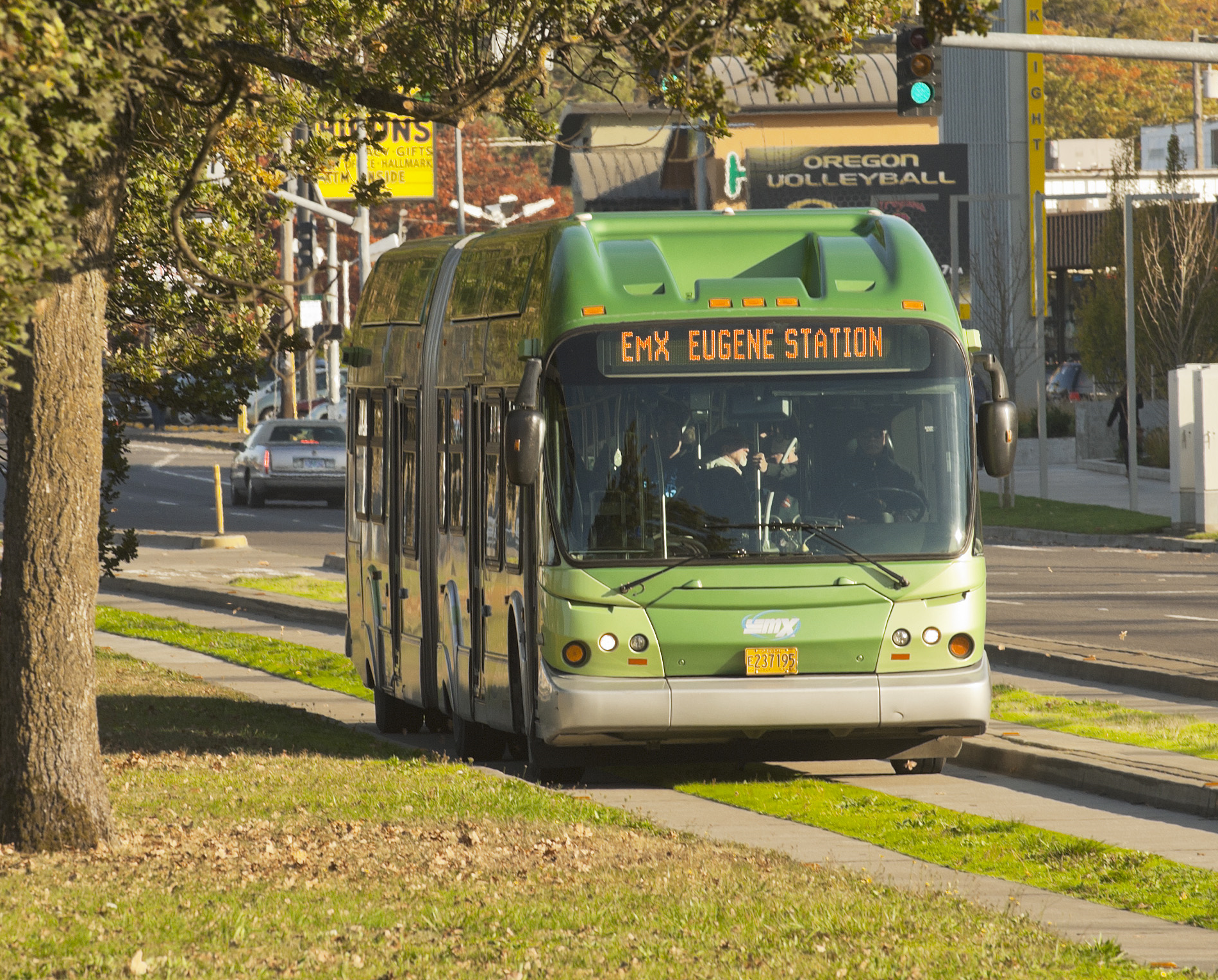 green bus.png