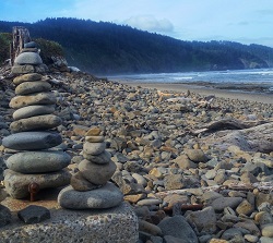 Image of stacked rocks on the Oregon Coaset