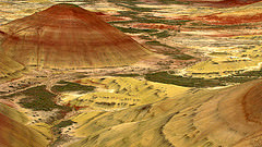 Fort Rock photo by Flickr user Jon David Nelson