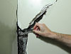 crack in wall from earthquake