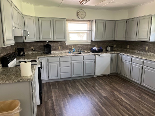 COMMANDERS HOUSE KITCHEN.jpg